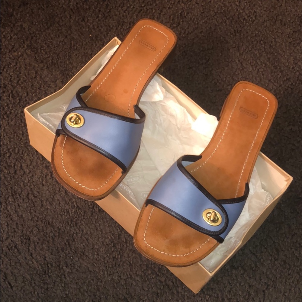 Coach Slides - Picture 2 of 3